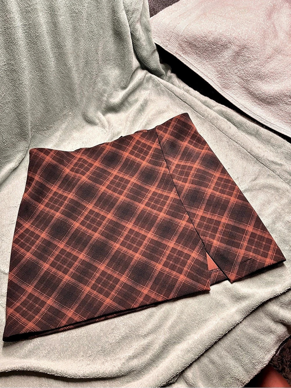H&M Plaid Mini Skirt in Brown Plaid Gingham Size Small Like New